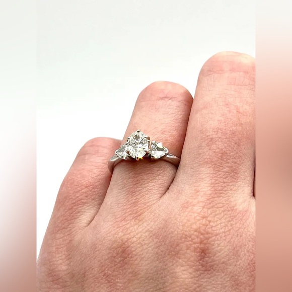 Vintage Estate Platinum 3-Stone Diamond Ring - Picture 7 of 8